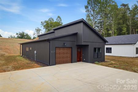 917 Overlook Drive SW