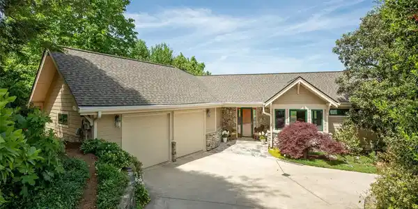 35 Carriage Forest Court