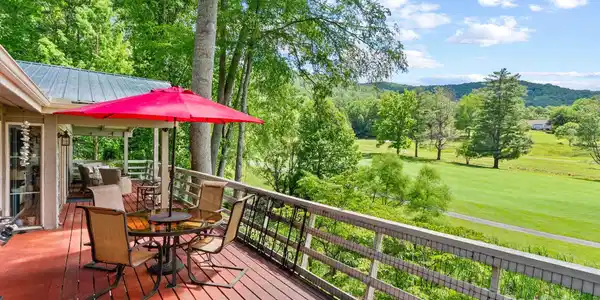 386 Country Club Drive