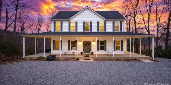 11 Starlight Drive