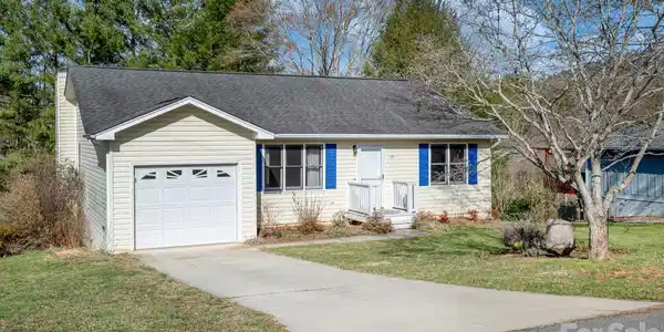 28 Westview Lane