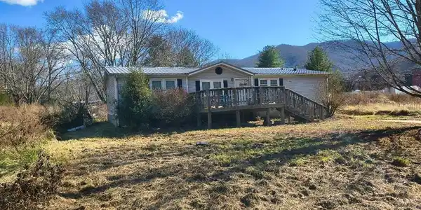 11 River Meadow Drive