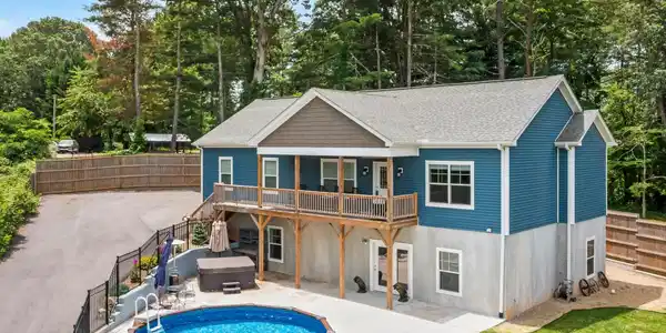 35 Dawson Steele Court
