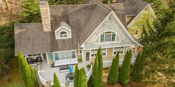 11 Hearthstone Drive