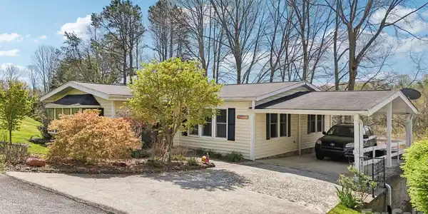 200 Cranbrook Circle