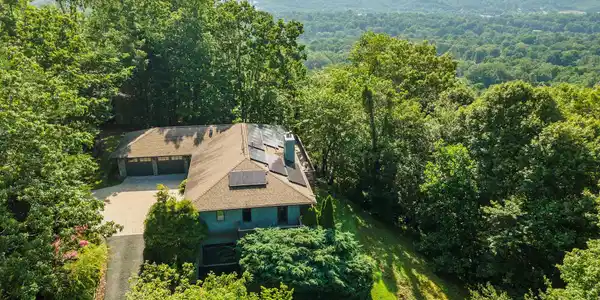 4 Galax Lane