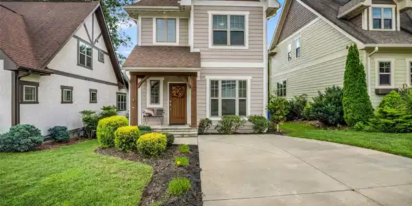 19 Tudor Way