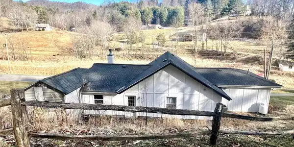 1029 Jacks Creek Road