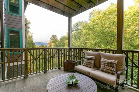 222 Creekside Way