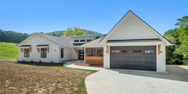 39 Dula Springs Road