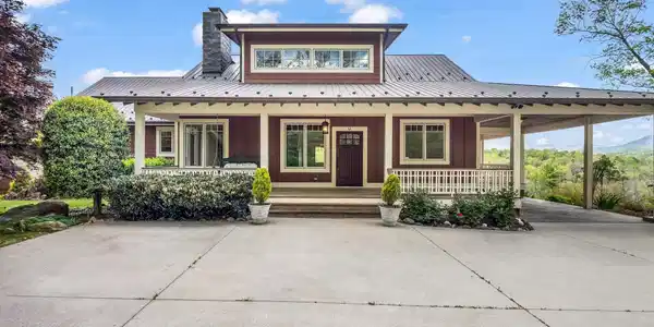 111 Arabesque Way