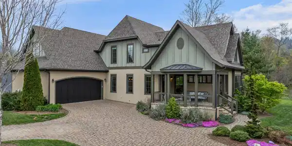 17 Kiftsgate Court