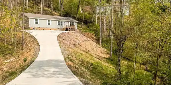 15 Luther Woods Drive
