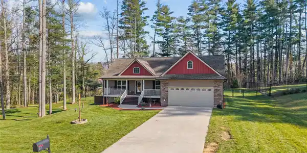 27 Pounding Mill Road