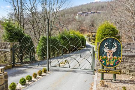 15 Deer Creek Falls Drive