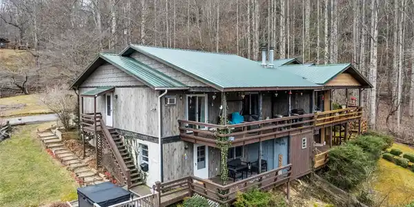 102 Sanctuary Road