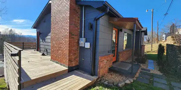 113 Hillside Street