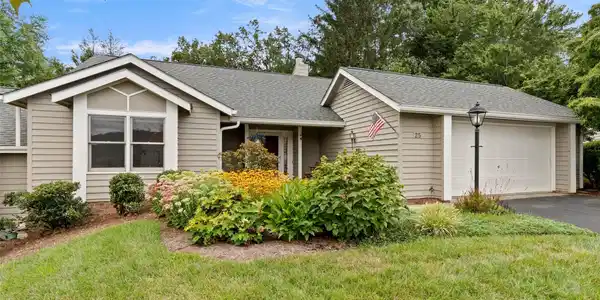 25 Cedarcliff Circle