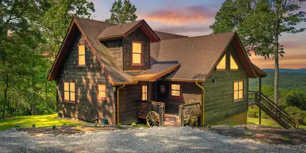 1909 Kentwood Lane