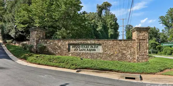 35 Mountain Parkway