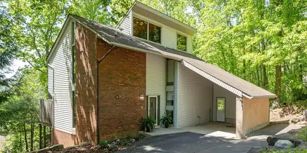 142 Sequoyah Hills Drive