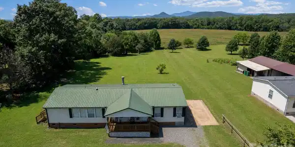 1633 N Brook 3 School Road