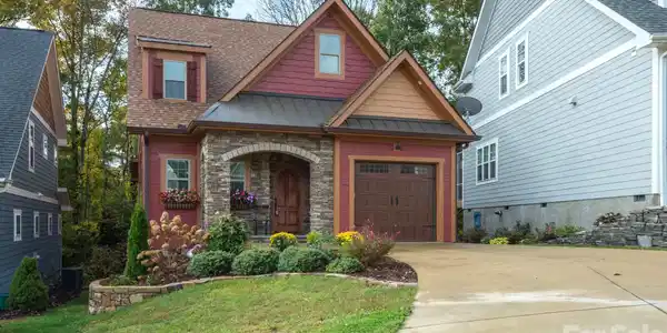 39 Tudor Way