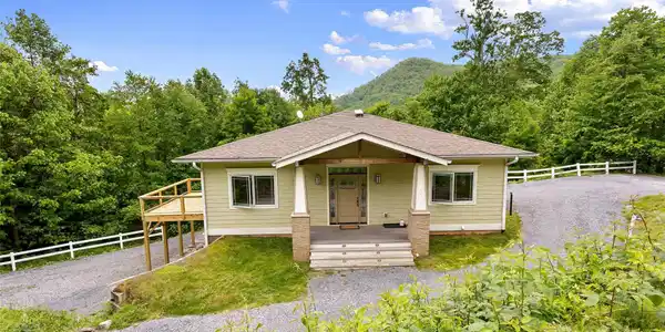 9 Gazebo Trail