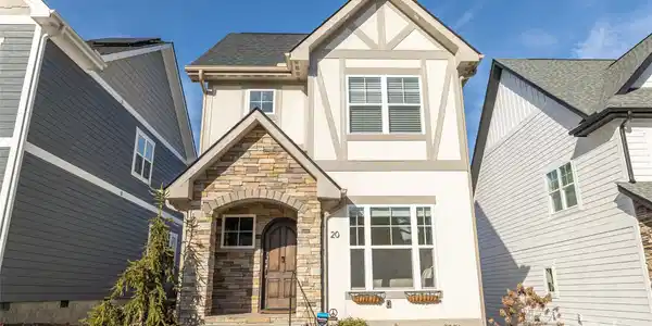 20 Tudor Way