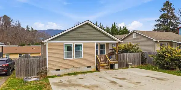 9 Half Moon Drive