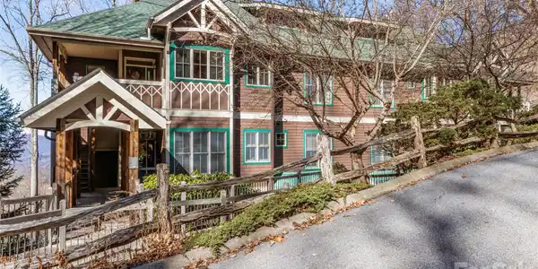 47 Creekside Way