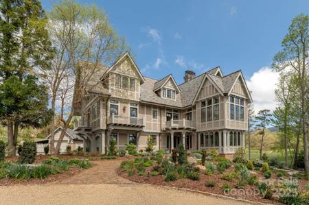 8 Fairway Place