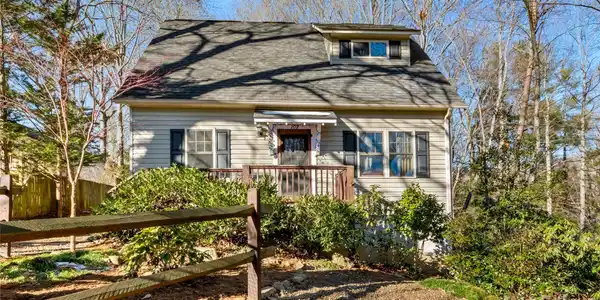 102 Altamahaw Avenue