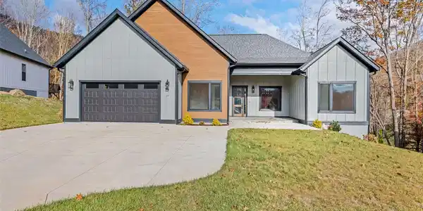 24 Slate Drive
