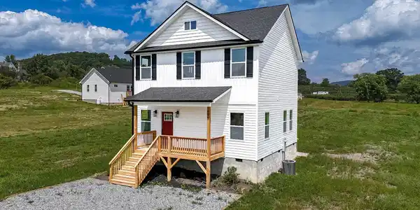 696 Beehive Road
