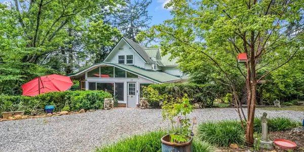 23 Sunset Drive