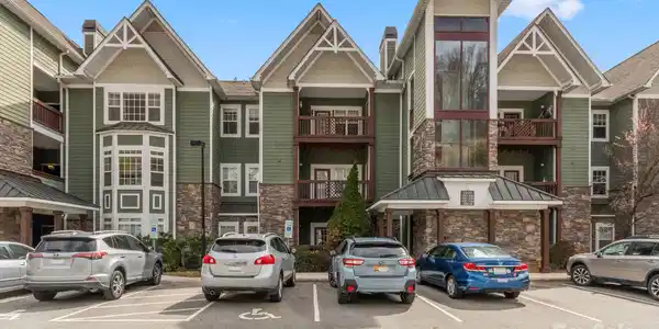1000 Olde Eastwood Village Boulevard