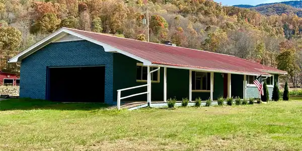 609 Cattail Road