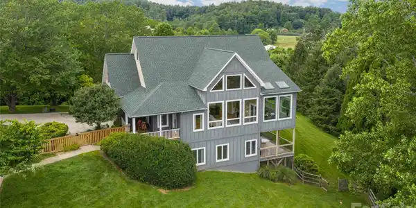33 Bridle Path Drive