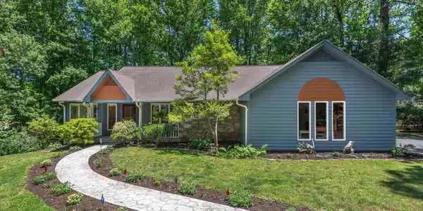 3942 Laurel Park Highway