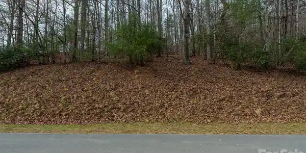 24 Falls Lane