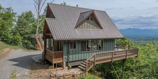 121 Mountainview Road