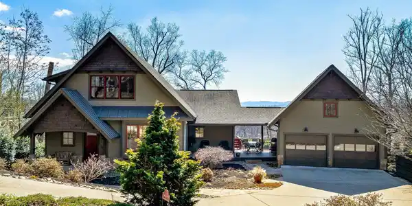24 Bridle Path Road