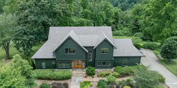 65 Wandering Oaks Way