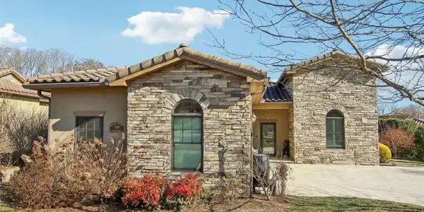 16 Pacifico Drive