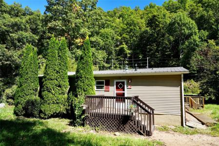 320 Pacer Trail