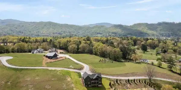 201 Thistle Ridge Court