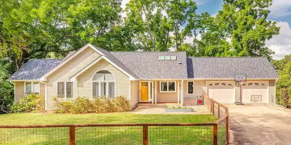 44 Samayoa Place