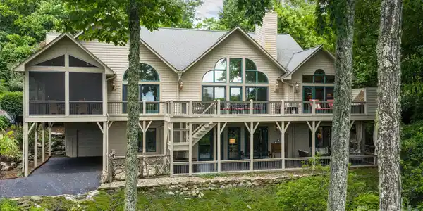 305 Piney Knoll Lane