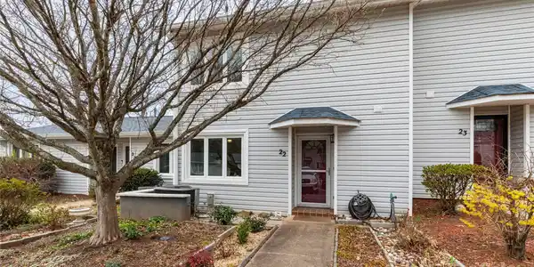 22 Hollybrook Drive